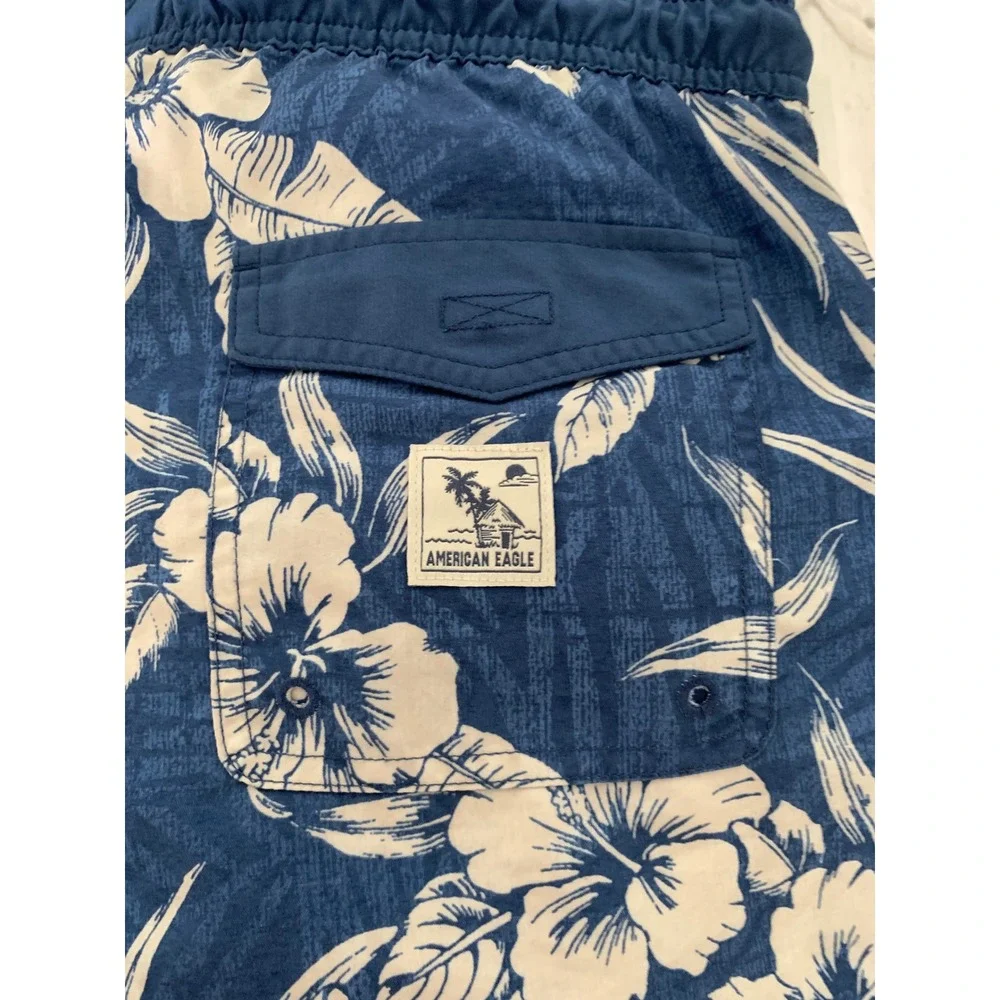 American Eagle Mens Blue White Hibiscus Floral Swim Trunks Shorts Size M 5in
